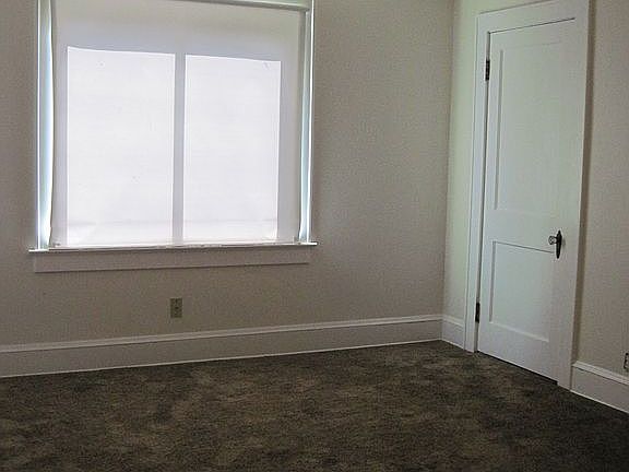 4th image of 8945 Hammett Ave