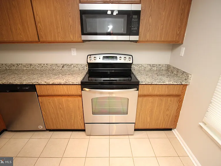 29 Van Horn Pl — Photo 24