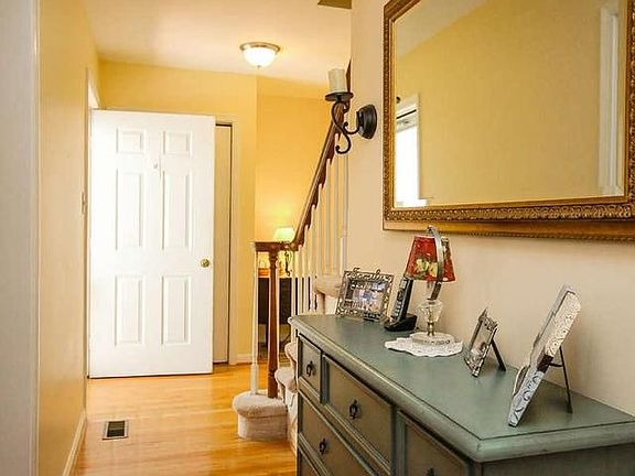 4th image of 10213 Oxfordshire Dr