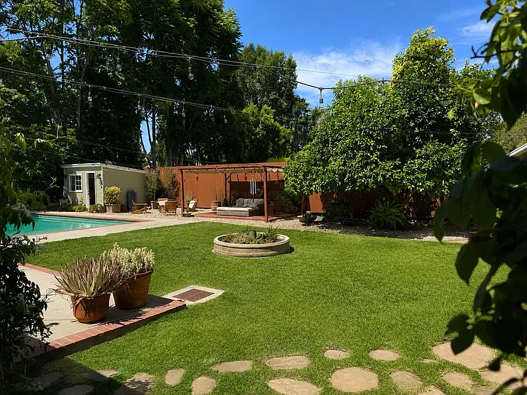 22612 Califa St #2 — Photo 14