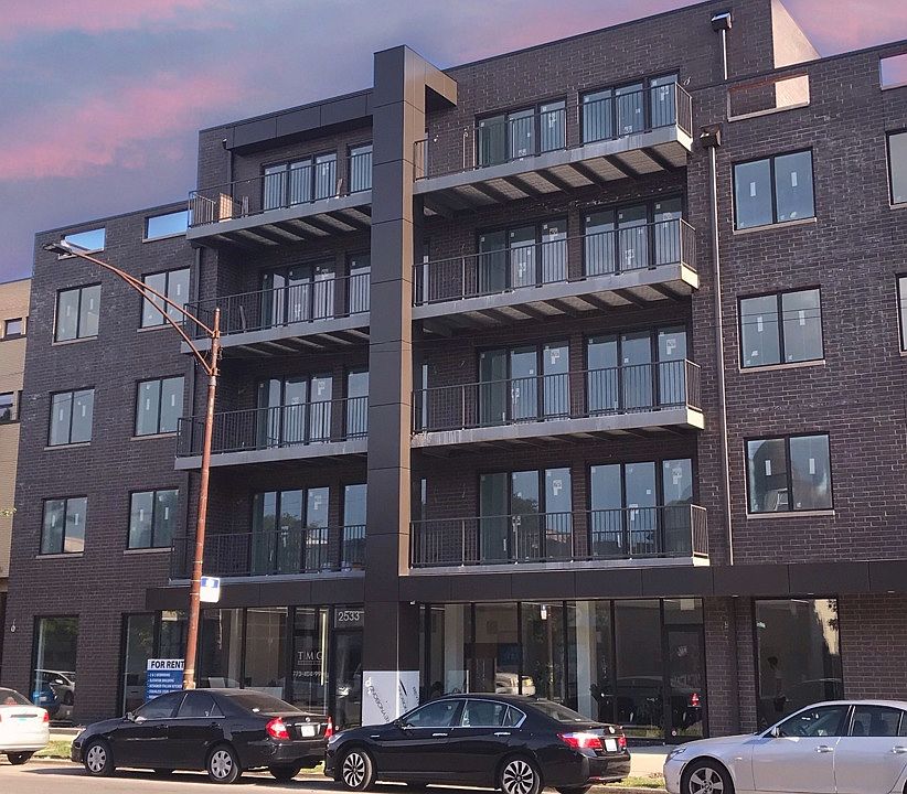 1st image of 2535 W Fullerton Ave #301