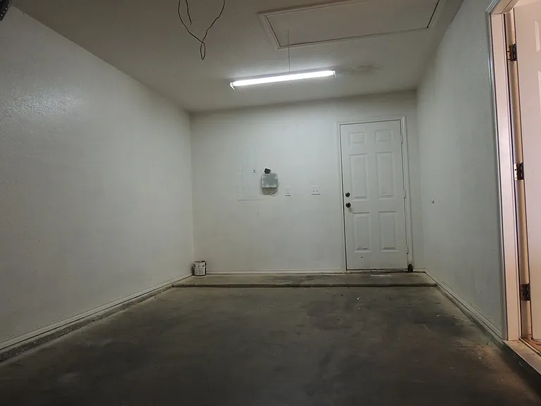 930 Edwards St — Photo 15