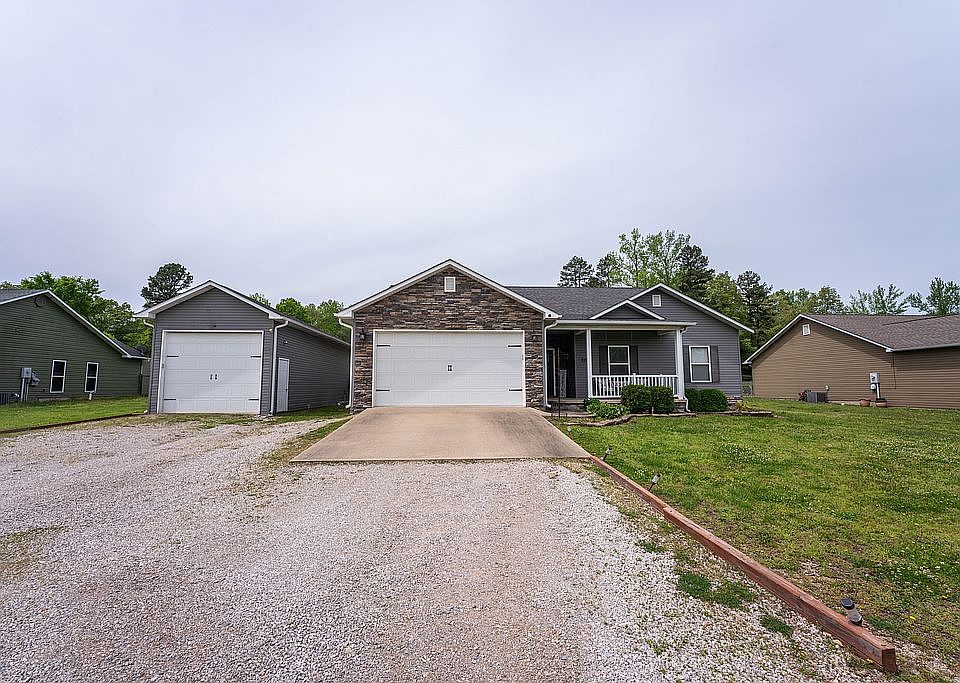 1st image of 217 Crooked Pine Ln