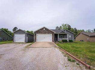 217 Crooked Pine Ln, Poplar Bluff, MO 63901