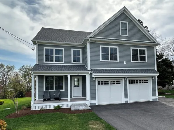 68 Albert St, Portsmouth, RI 02871