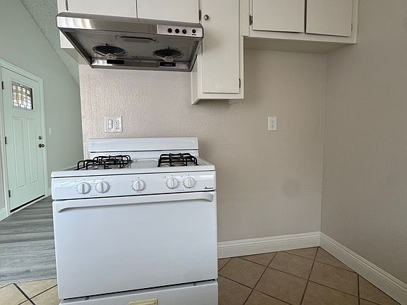 2nd image of 831 S Greenwood Ave #16