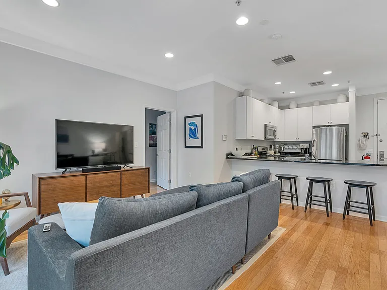 1300 Grand St #201 — Photo 3