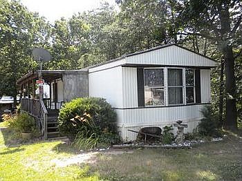 64 Tiara Ct bay window_opt.jpg