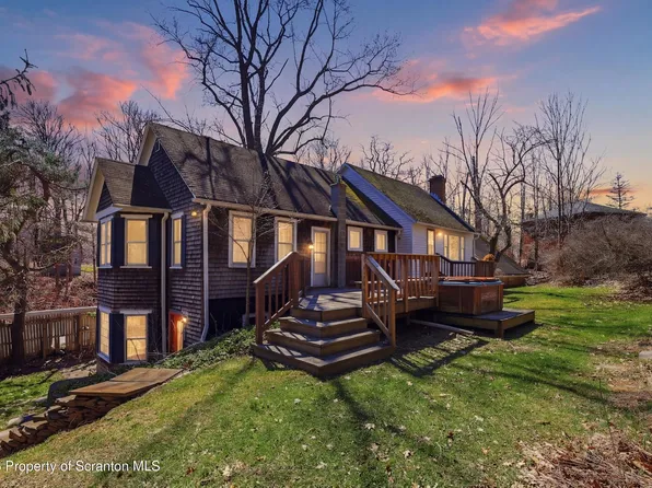 2457 Airport Rd, Clifford Township, PA 18421