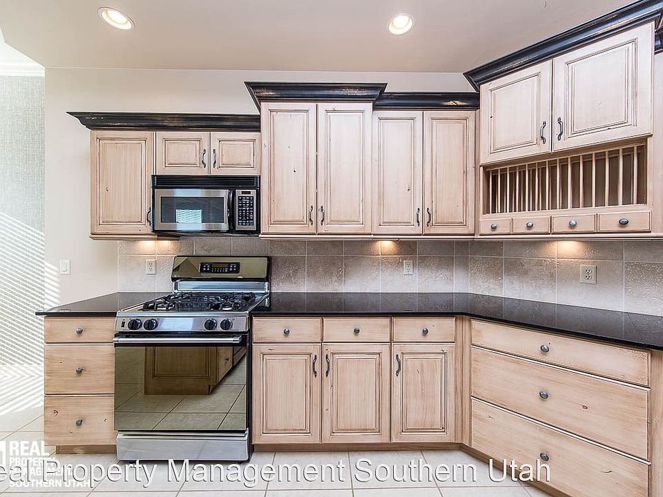 1st image of 140 N Tuacahn Dr Unit 33