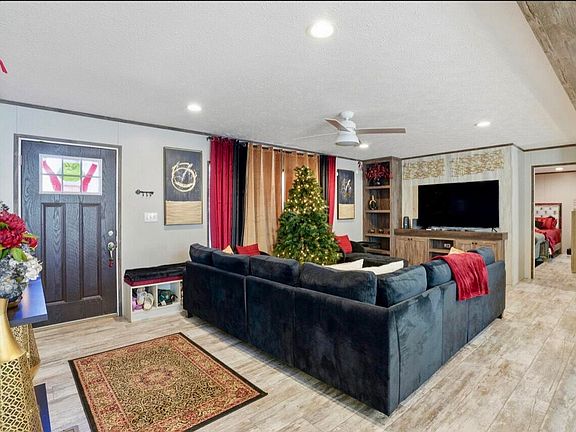 2nd image of 237 W Steele Dr