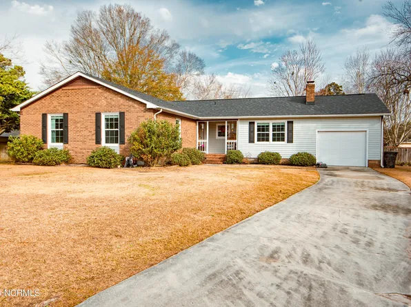 207 Cambridge Court, Jacksonville, NC 28546