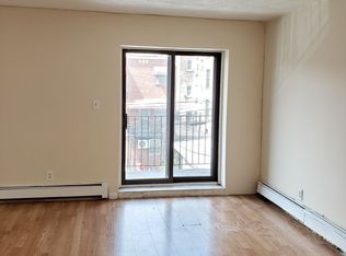 2356 Steinway St APT 3R, Astoria, NY 11105