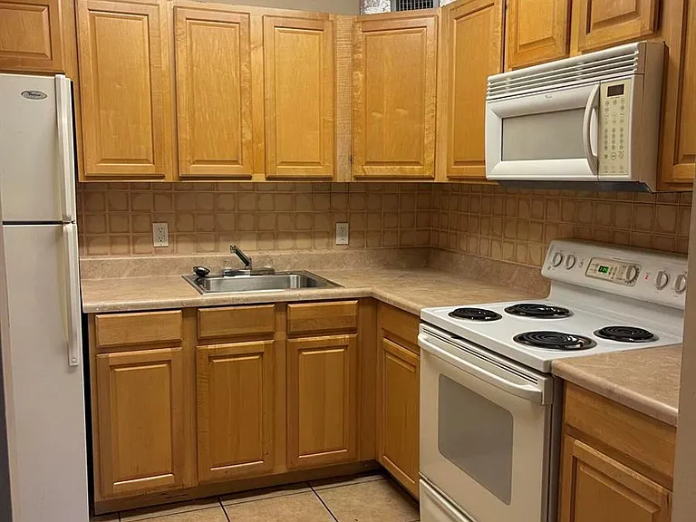 420 S B St #A4 — Photo 1
