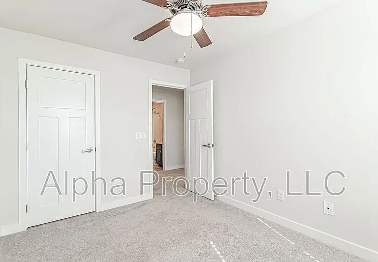 300 Huntingdale Pl — Photo 15