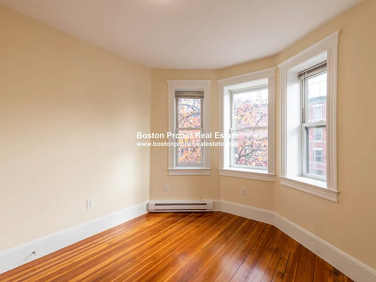 891 Huntington Ave #3 — Photo 2