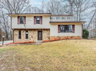 3998 Chimney Ridge Dr, Ellenwood, GA 30294