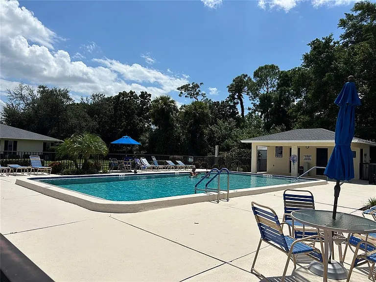 7461 W Country Club Dr N #208 — Photo 32