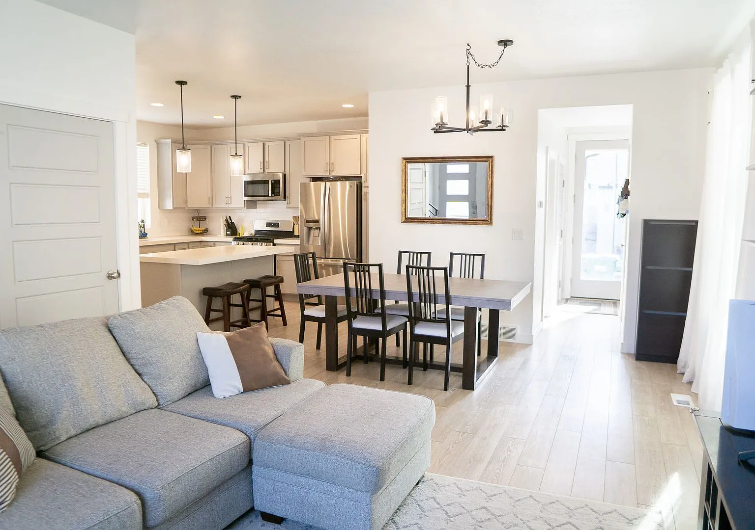 4 Bed / 3.5 Bath Home for Rent Lehi, UT — Photo 2
