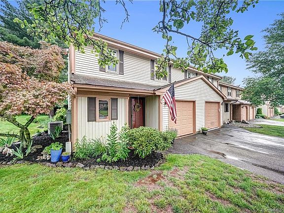 2nd image of 16 Hickory Ln #16