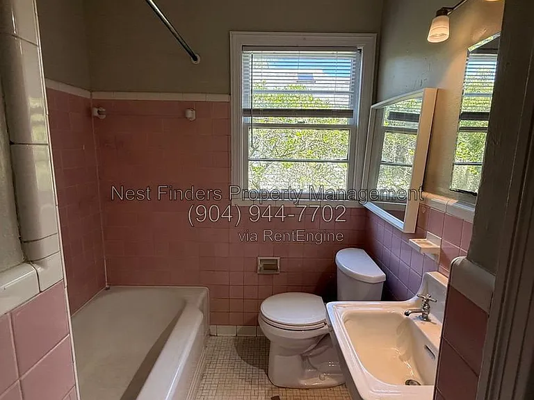 3553 Oak St #4 — Photo 12