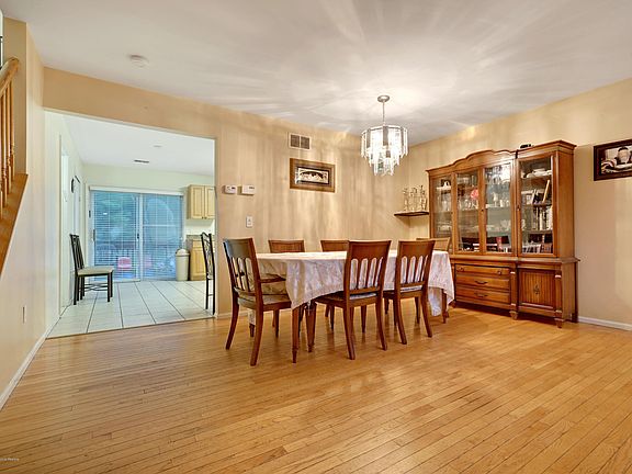 4th image of 9 Waterview Dr