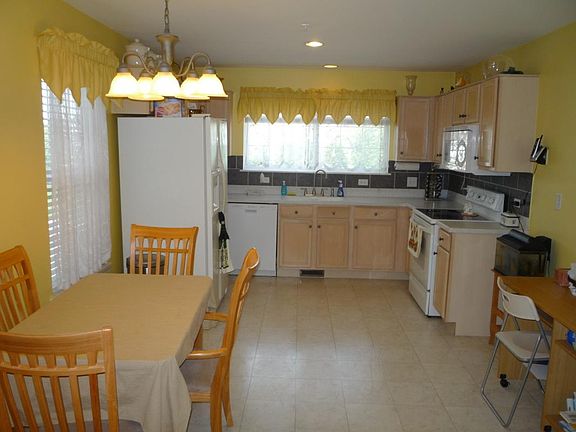 2nd image of 1157 Shorewood Ct