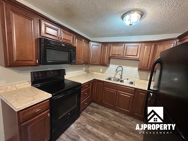 2109 S Cleveland Ave #2 — Photo 5