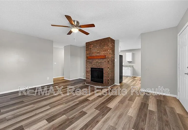 4418 W Acoma St — Photo 2