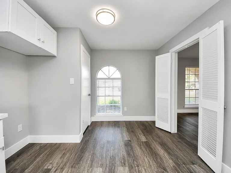 15423 Ridingwood Dr — Photo 12