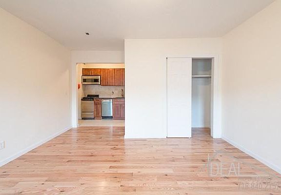 2nd image of 137 Joralemon Brooklyn