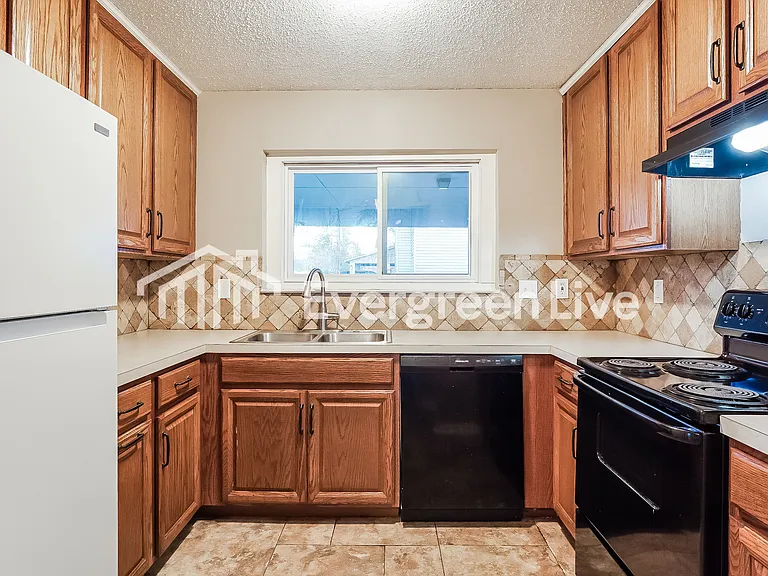 746 Pinkston St — Photo 6