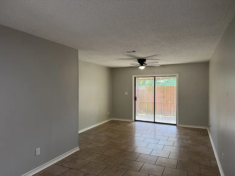 1105 Carroll Ave #B — Photo 3