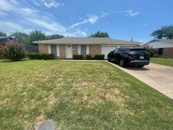 409 San Carlos Dr, Grand Prairie, TX 75051
