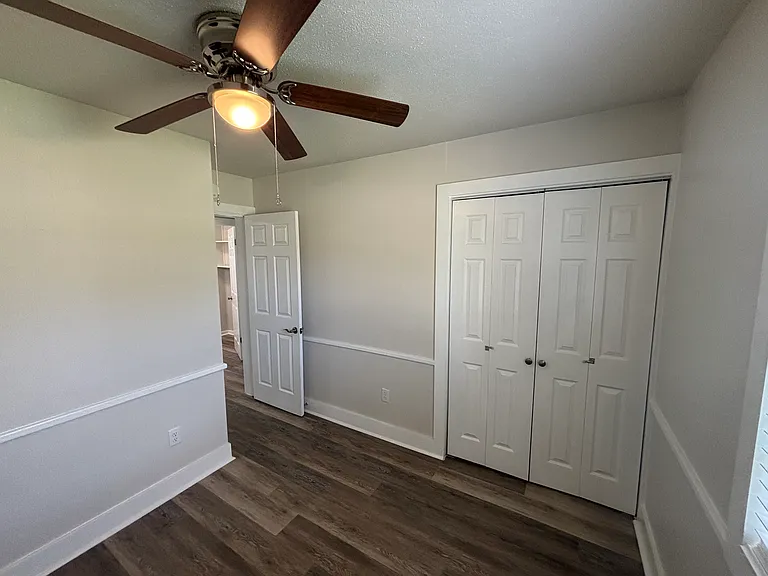 8100 N Claremont Ave — Photo 14