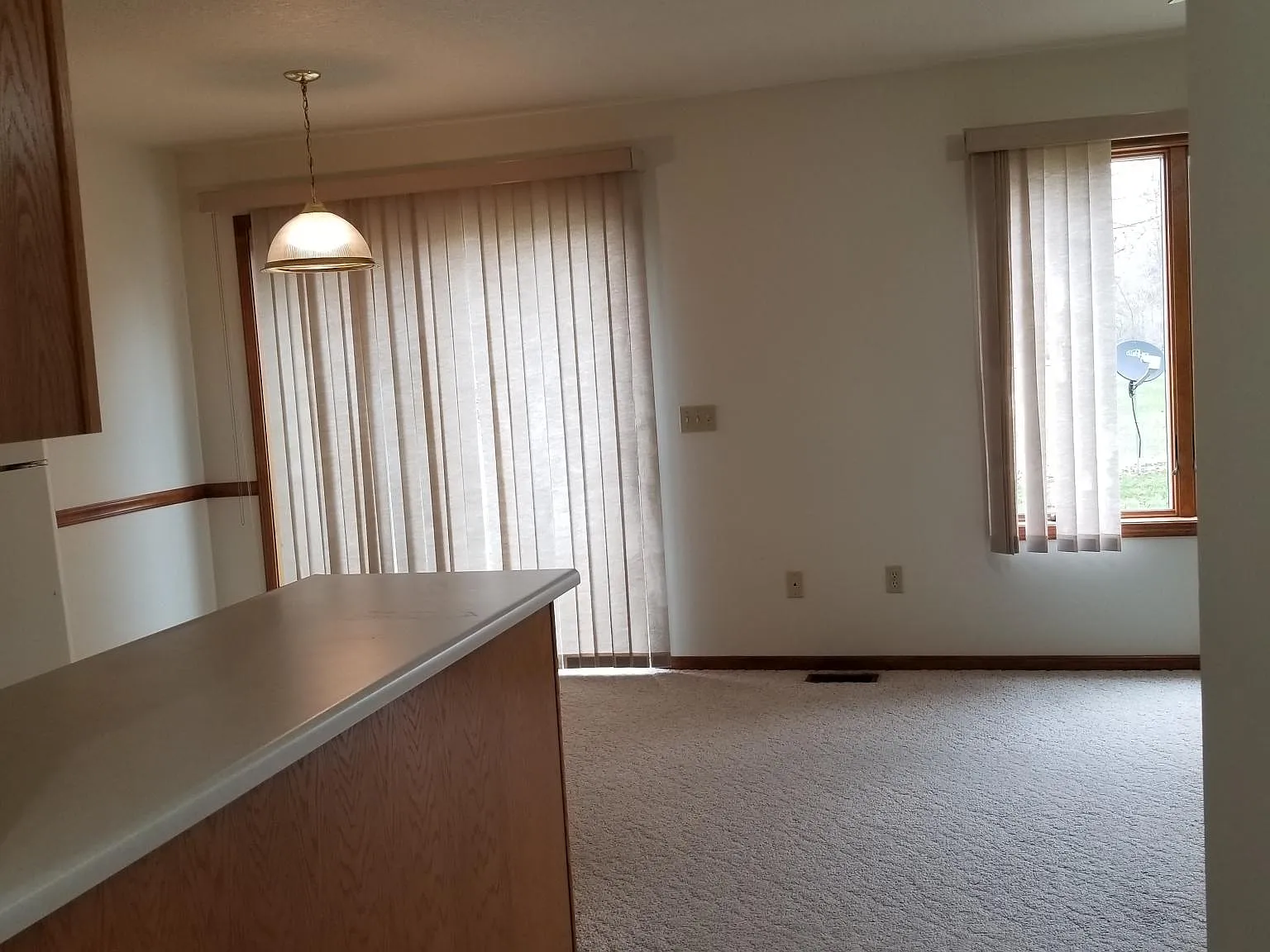 3 bed, 1.5 bath, 1200 sqft, $1,200 — Photo 3