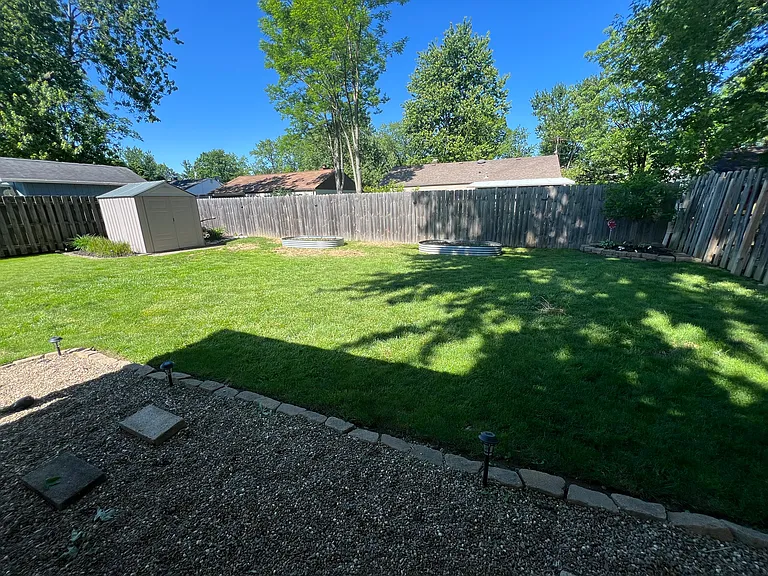 428 Lynn Dr — Photo 22