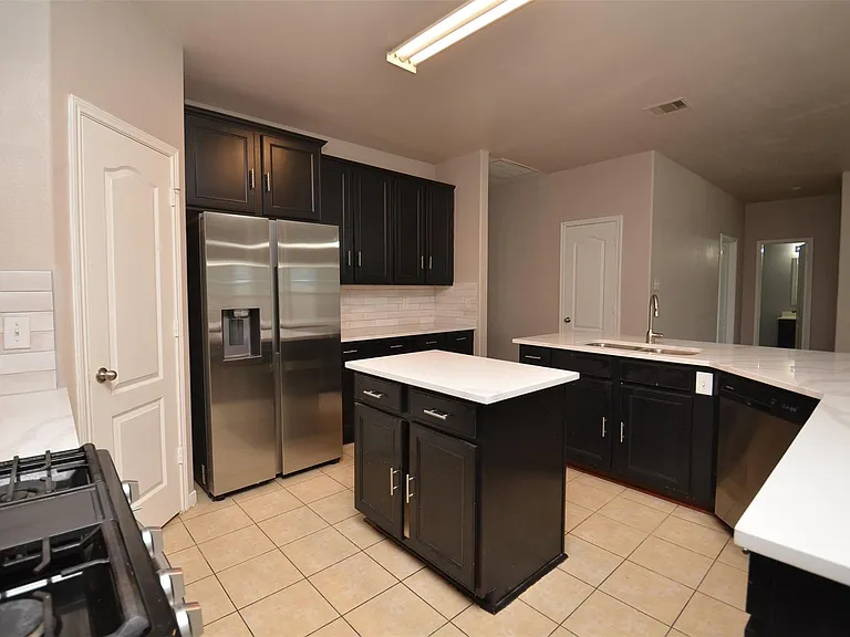 2707 Roaring Oaks Ln — Photo 15