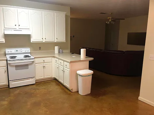 182 Kirkcauldy Dr Photo 1