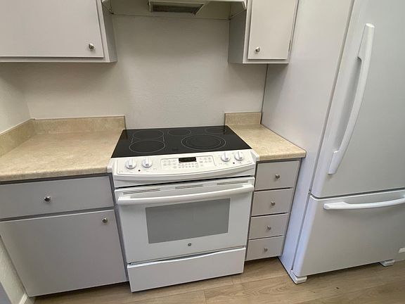 Slide in glass top stove