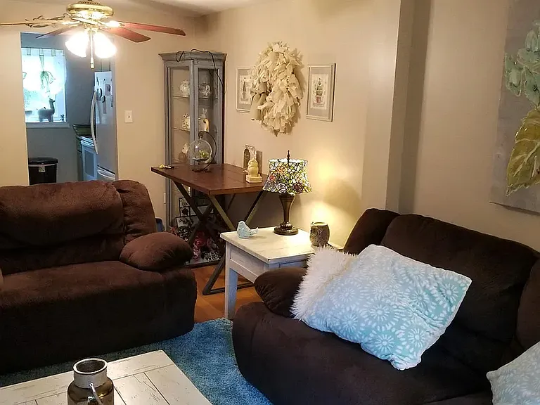 304 Bayberry Ln — Photo 5