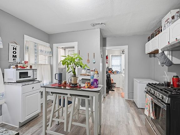 5th image of 485 Bay St