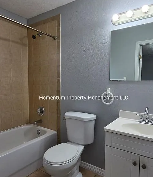 1708 E Genesee St — Photo 6