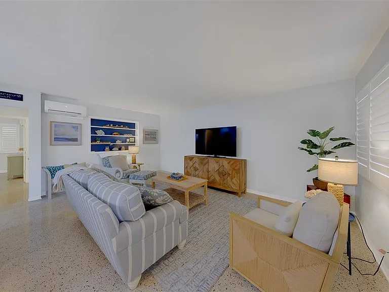 121 46th Ave #2G — Photo 5