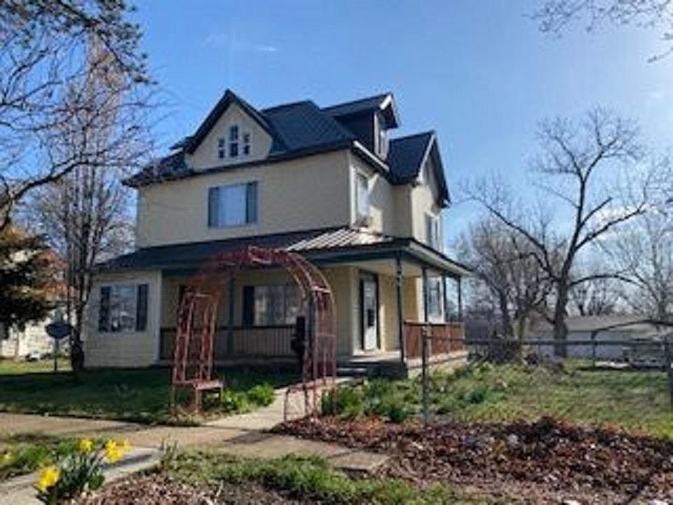 212 N Evergreen Ave, Chanute, KS 66720 Zillow