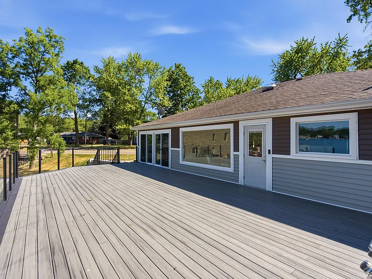 2200 S Long Lake Rd — Photo 24