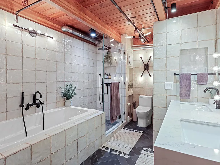 380 10th St #20 — Photo 12