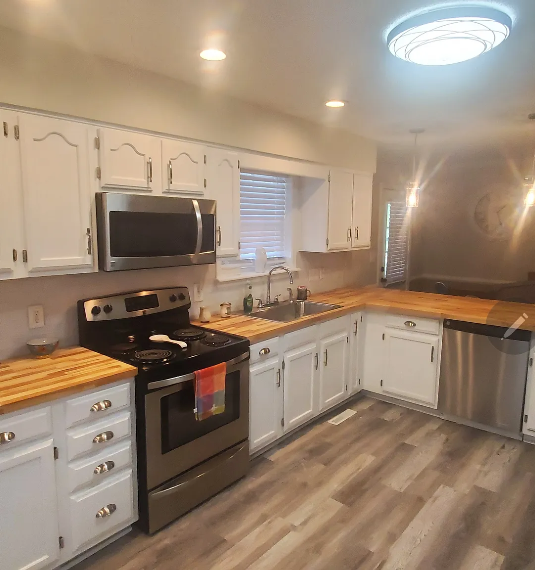 5 bed, 3.5 bath, 3029 sqft, $2,650 — Photo 3