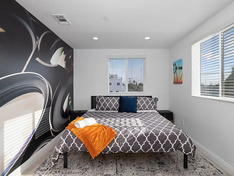New Construction 4-Unit Townhome Community | Luxury Living Near DTLA — Photo 8