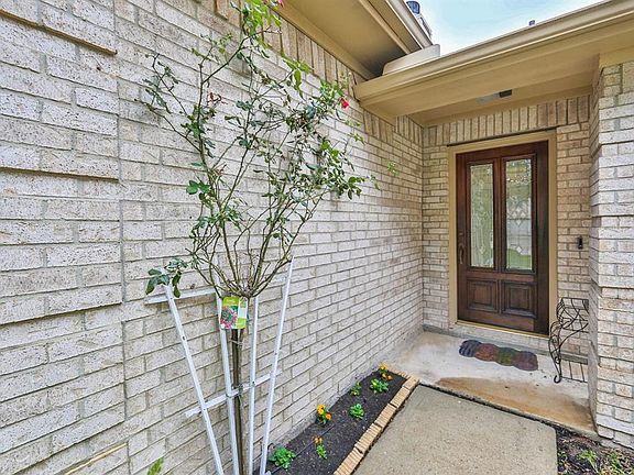 4th image of 1238 Americana Dr
